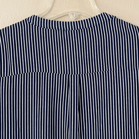 H & M Button-down Blouse V-neck Long Sleeves Size 6 Navy With White Stripes - Picture 7 of 13